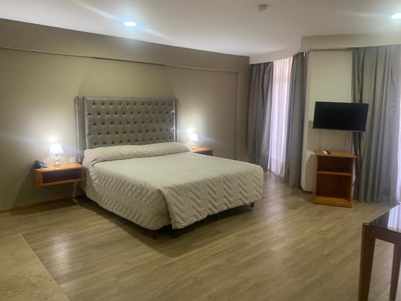 하워드 존슨 호텔 로사리오 로자리오 외부 사진
